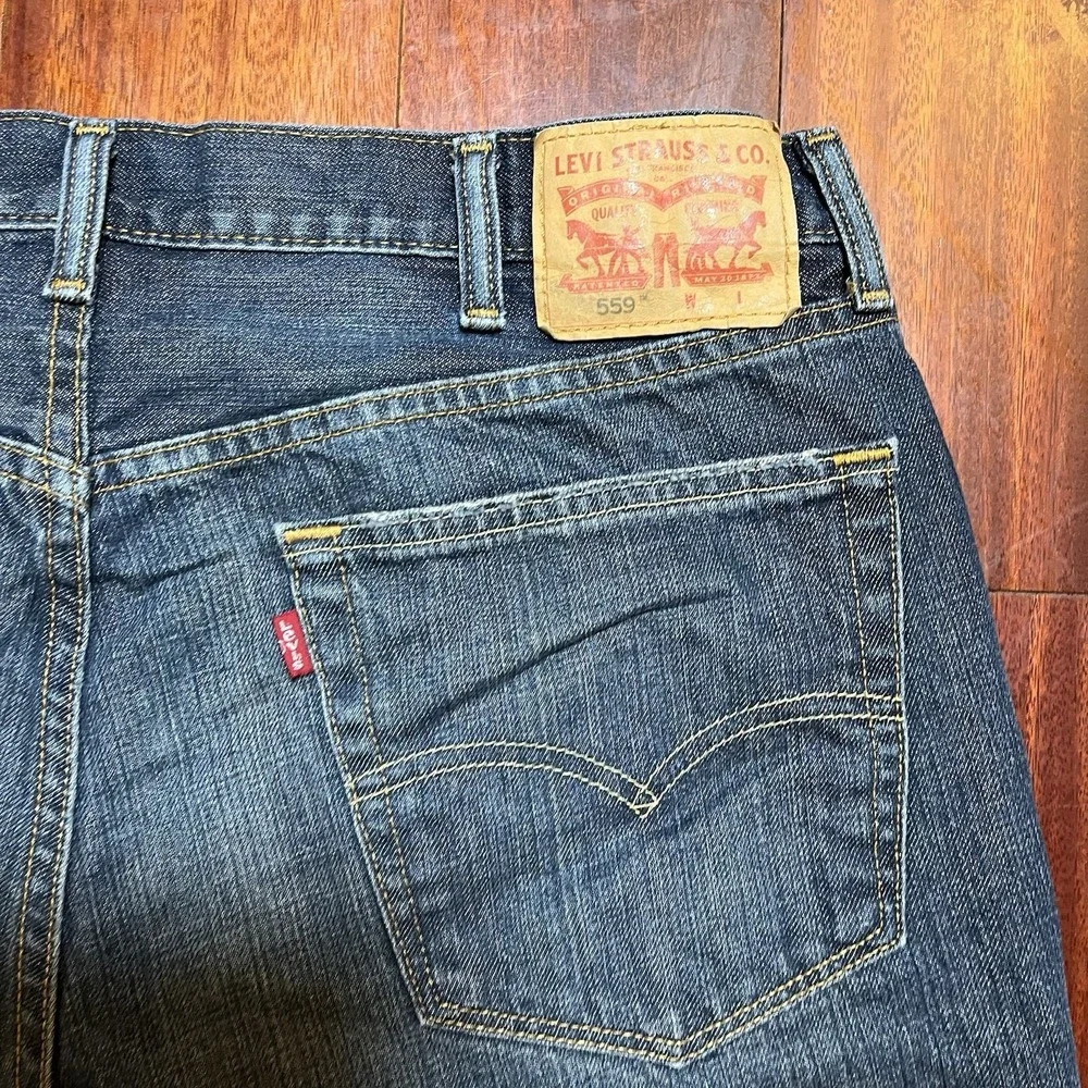 Levis Jeans Mens 38x36 559 Blue Dark Wash Whiskering Relaxed Straight Denim Work